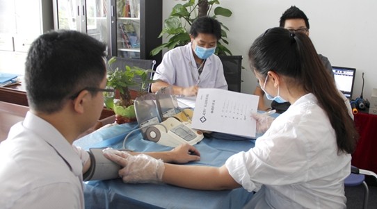 關(guān)注員工身體健康，泰斯特公司組織員工體檢